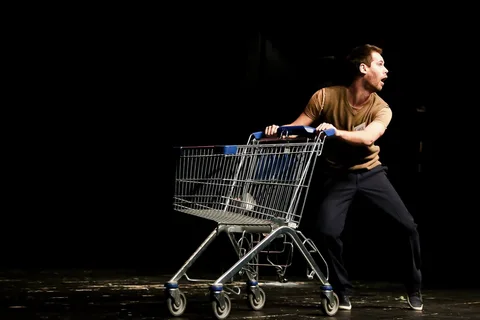 Pavol Seriš: Pri kase