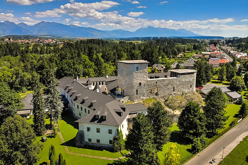 Burg und Schloss Liptovský Hrádok